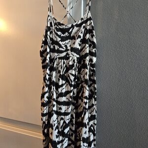 Old Navy Black and Cream Patterned Dress
